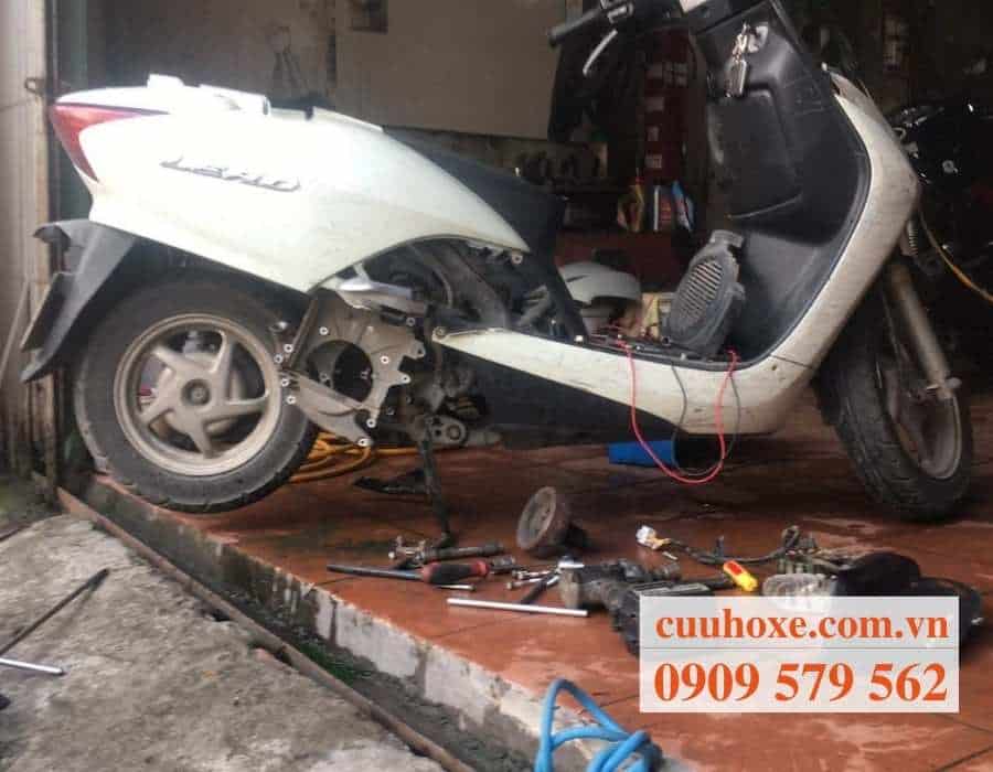 Tránh bơm quá căng vỏ xe