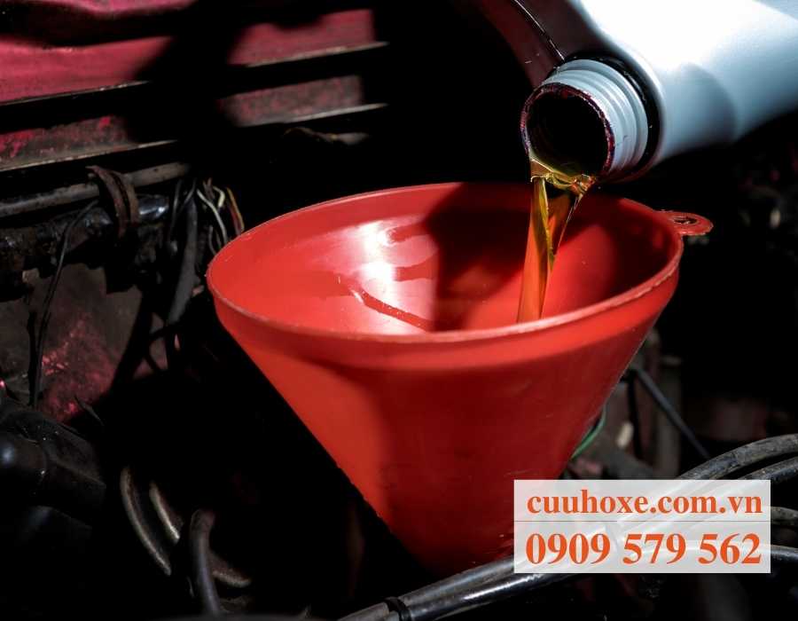 Bao lâu thay nhớt xe máy honda?