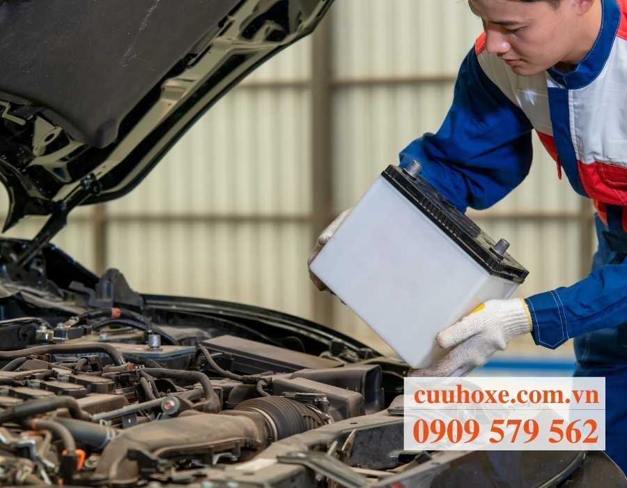 Mua bình ắc quy tốt nhất cho xe ô tô ở đâu?