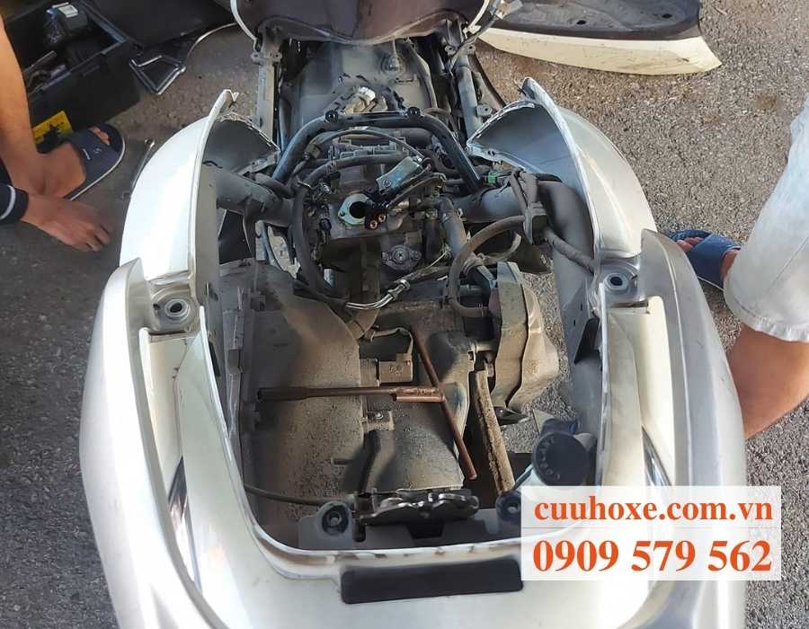 Giá thay nhớt xe máy 90.000đ trở lên