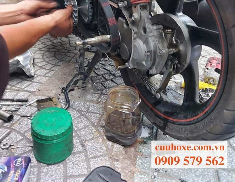 Cứu hộ xe máy cấp tốc giá rẻ HCM GỌI LÀ CÓ