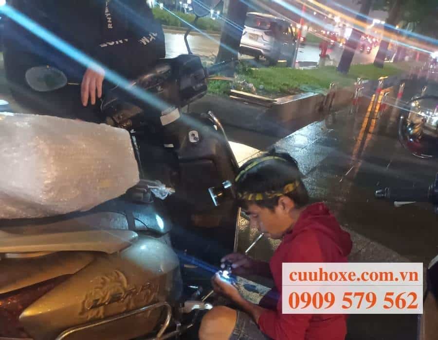 Cứu hộ xe máy cấp tốc giá rẻ quận 7