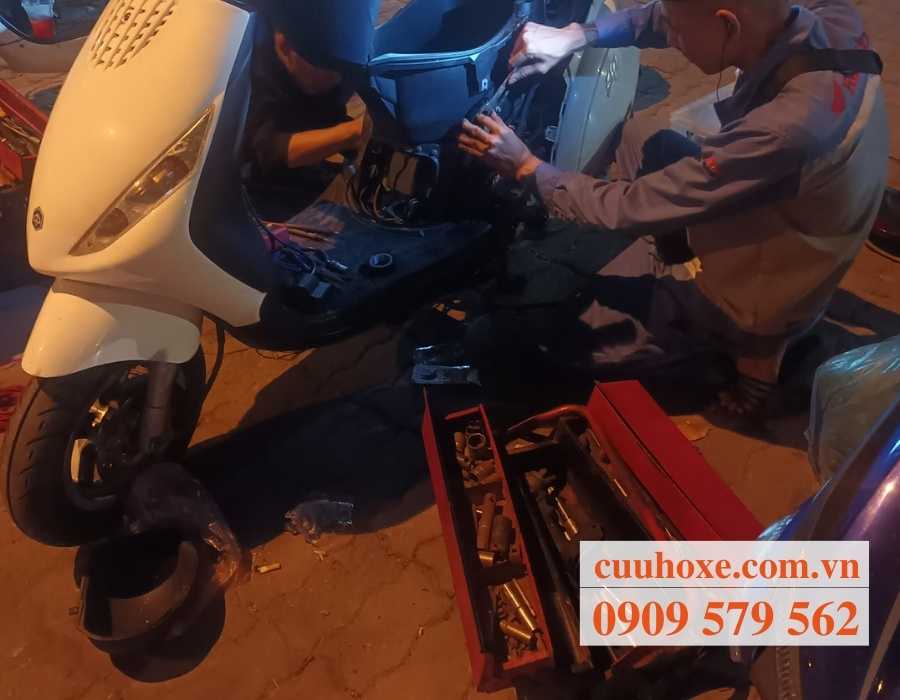 Cứu hộ xe máy quận 1 2424