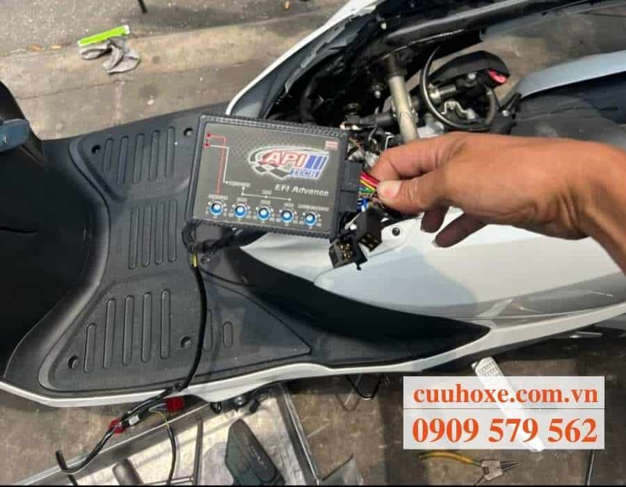 Xe SH Mode quên không tắt máy bị hết bình phải xử lí thế nào