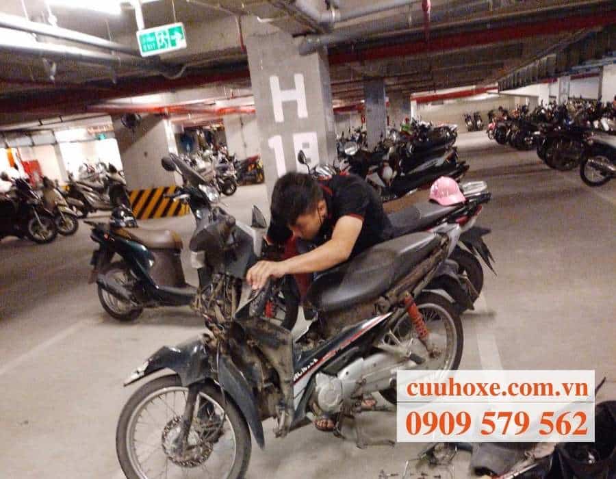 Thợ sửa xe máy tận nơi tại chung cư