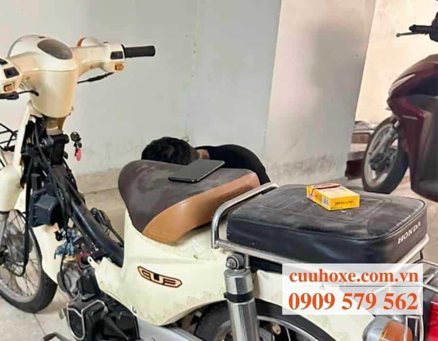 Thợ sửa xe máy tận nơi