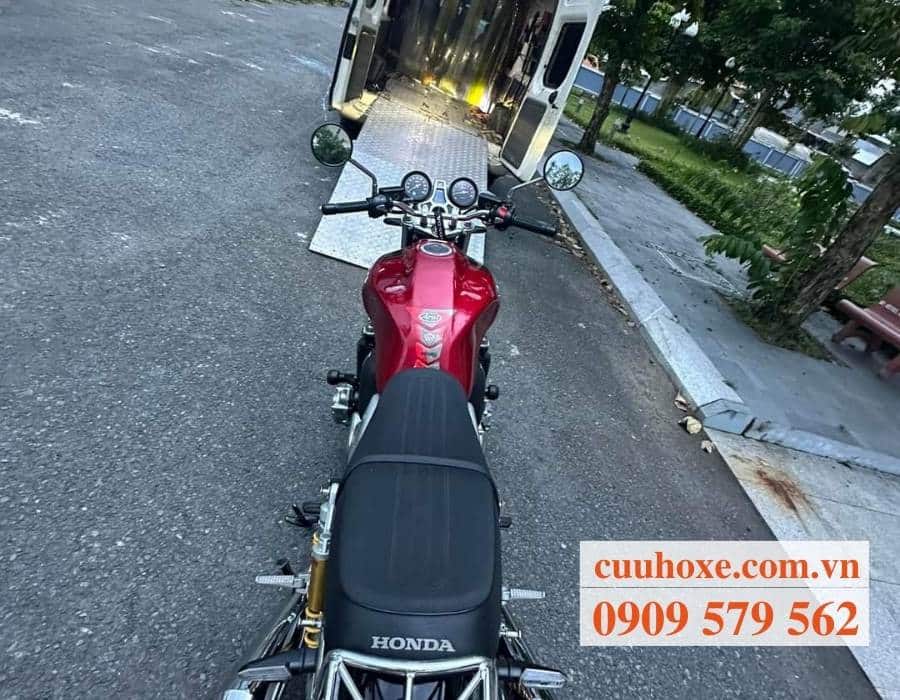 Vận chuyển xe về trung tâm Minh Thức Motor để sửa chữa