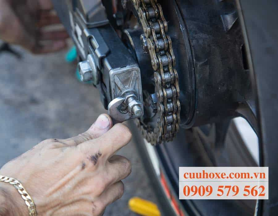 Thợ sửa xe máy chuyên nghiệp Minh Thức Motor