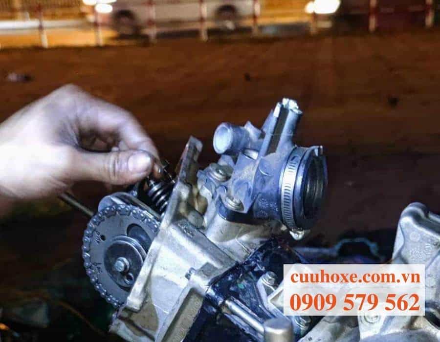 Thợ sửa xe máy lưu động huyện Hoành Bồ