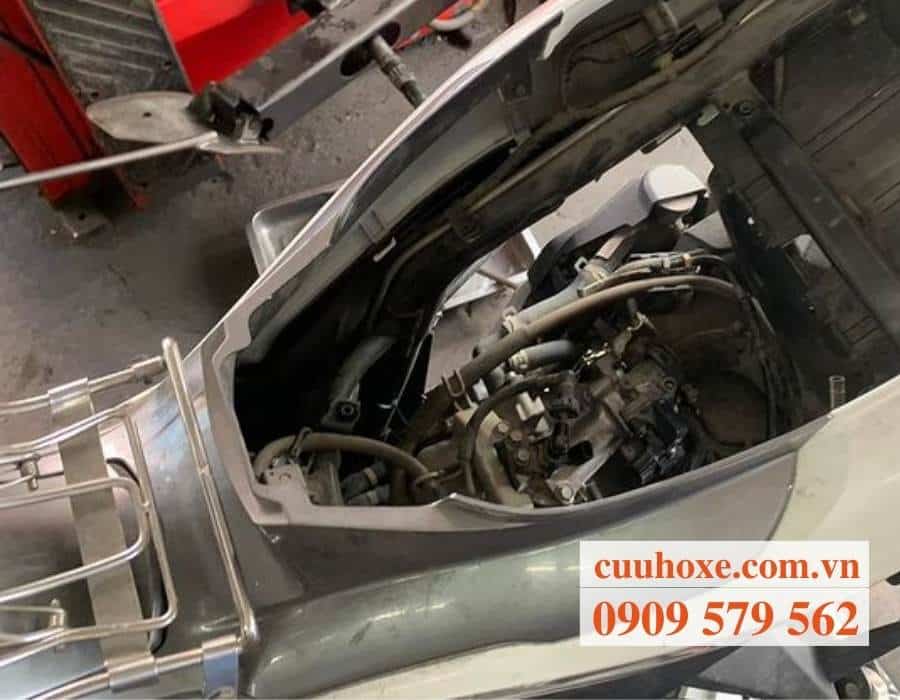 đội ngũ thợ sửa xe chuyên nghiệp Cô Tô Quảng Ninh