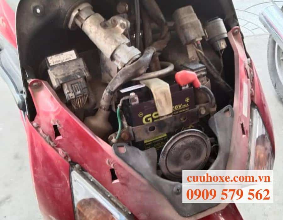 Thay Ắc Quy Xe Tận Nơi